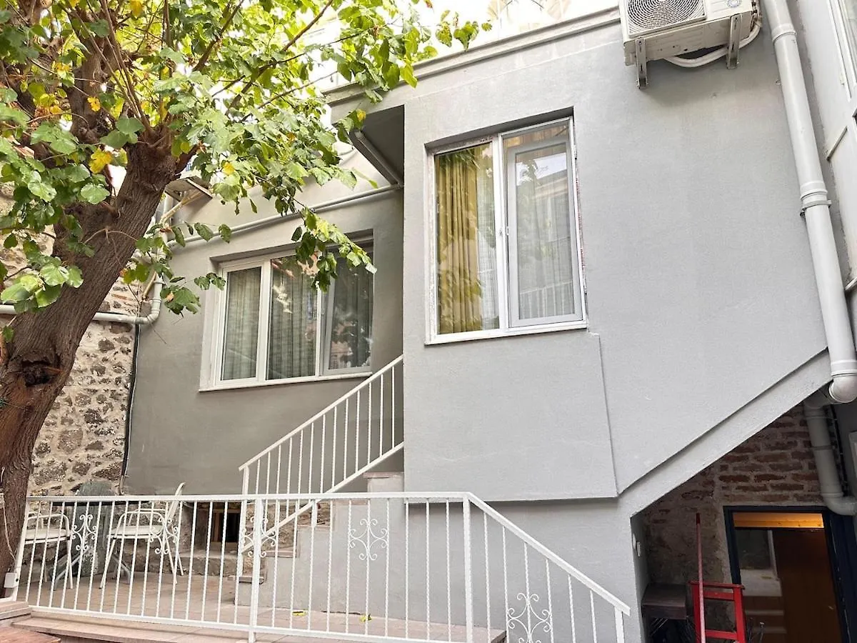 アパート Akraios Guesthouse Beautiful Stone House In Konak イズミル