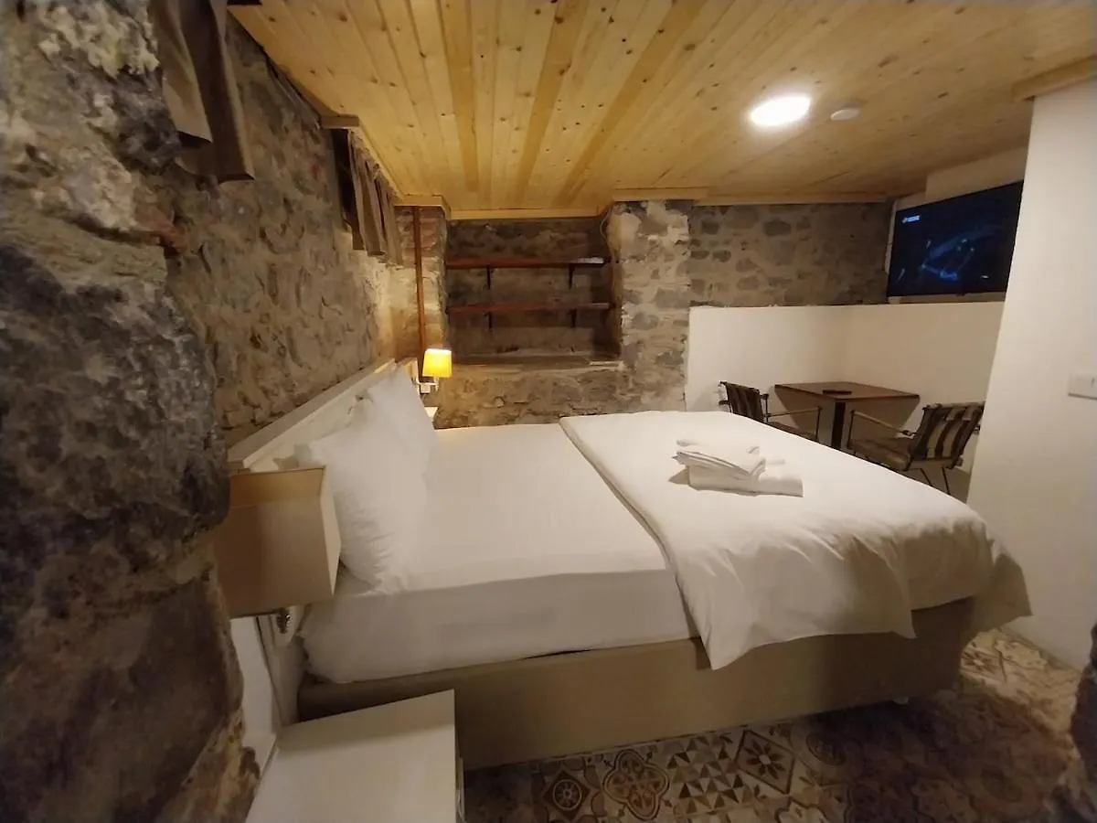 Akraios Guesthouse Beautiful Stone House In Konak イズミル
